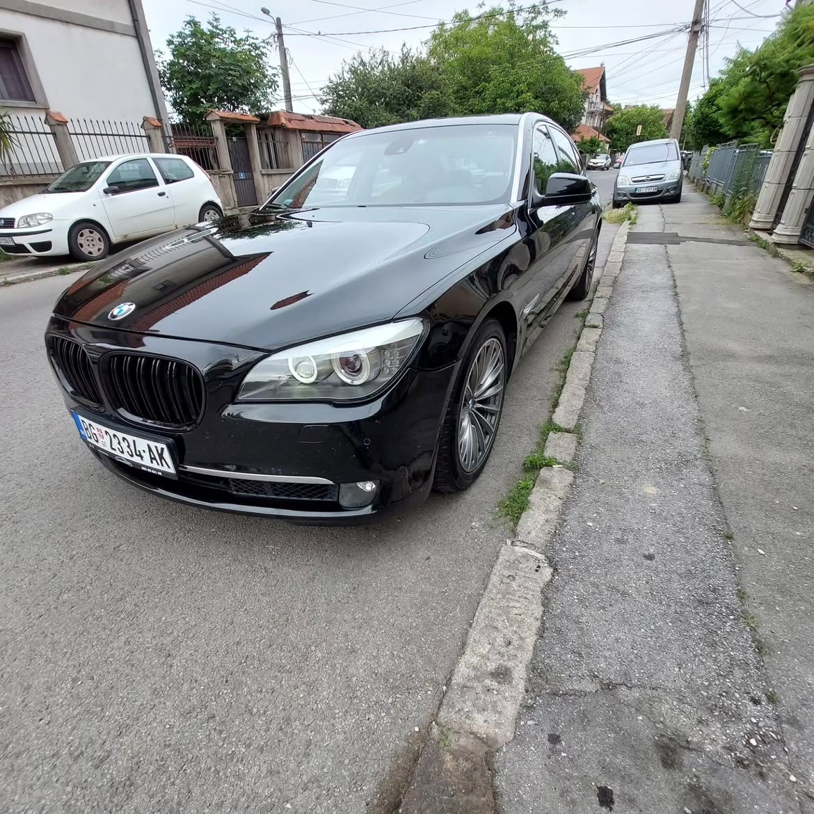 BMW Serija 7 — foto 1