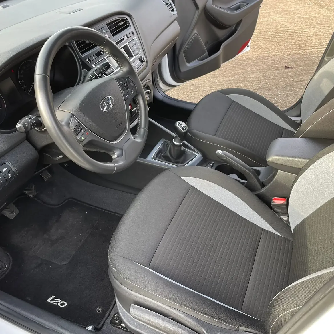 Hyundai i20 — foto 5